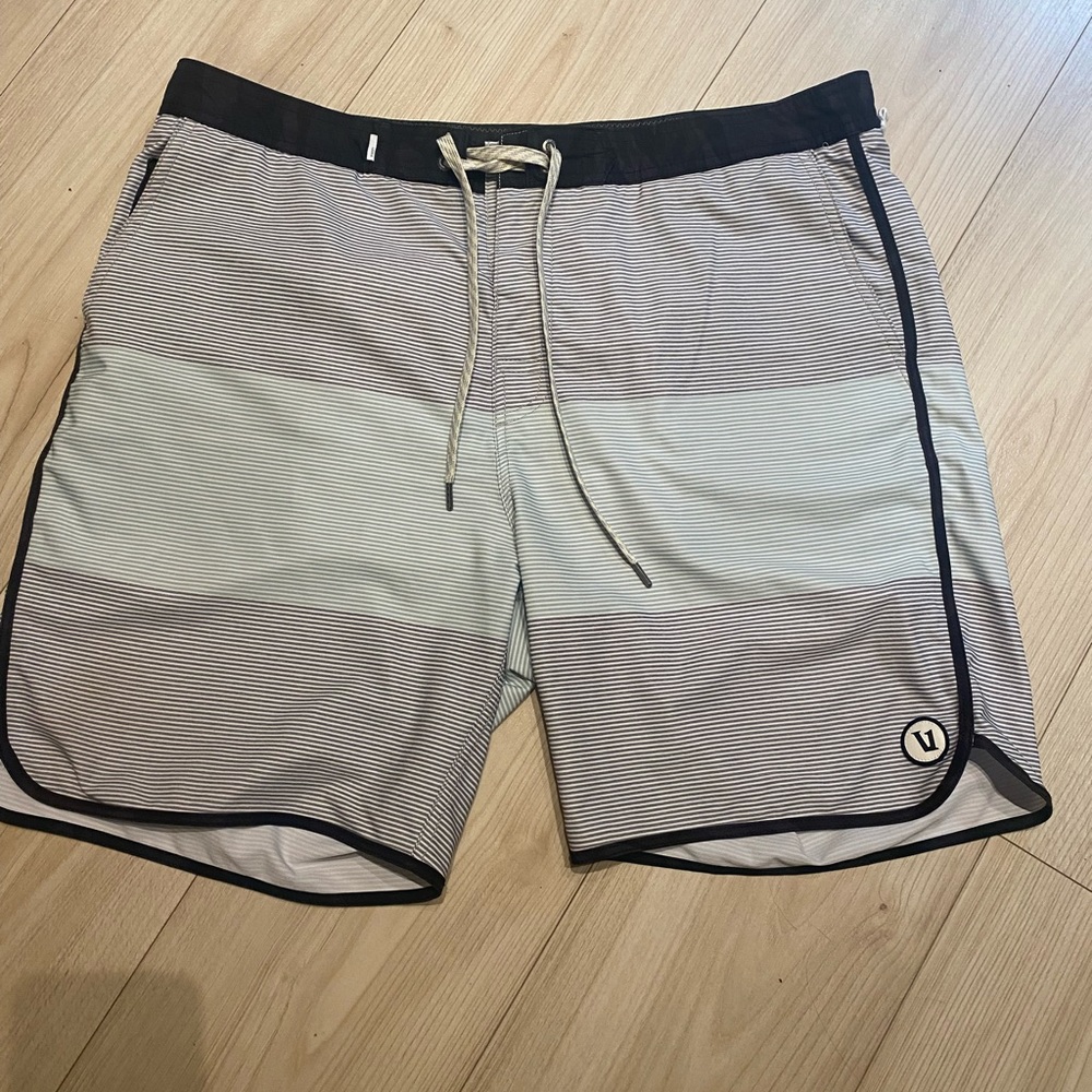 Men’s Cruise board shorts size 36.